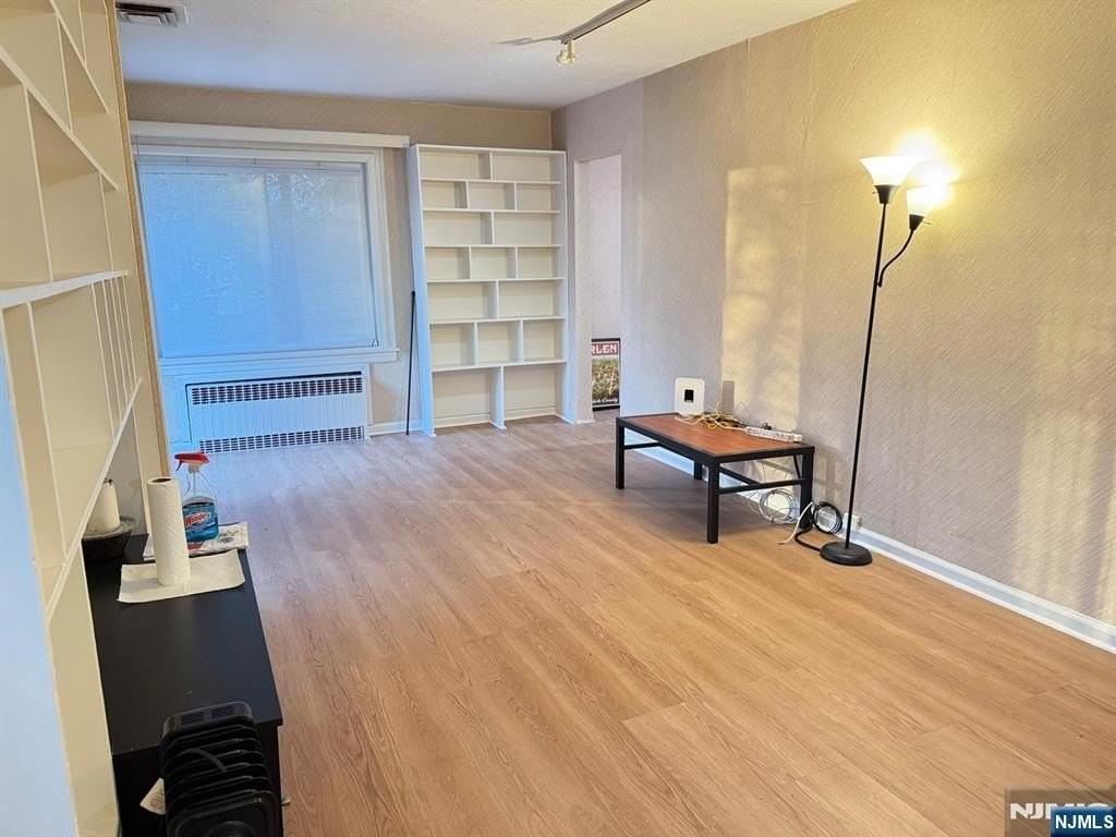 272 Frances St - Photo 5 of 16