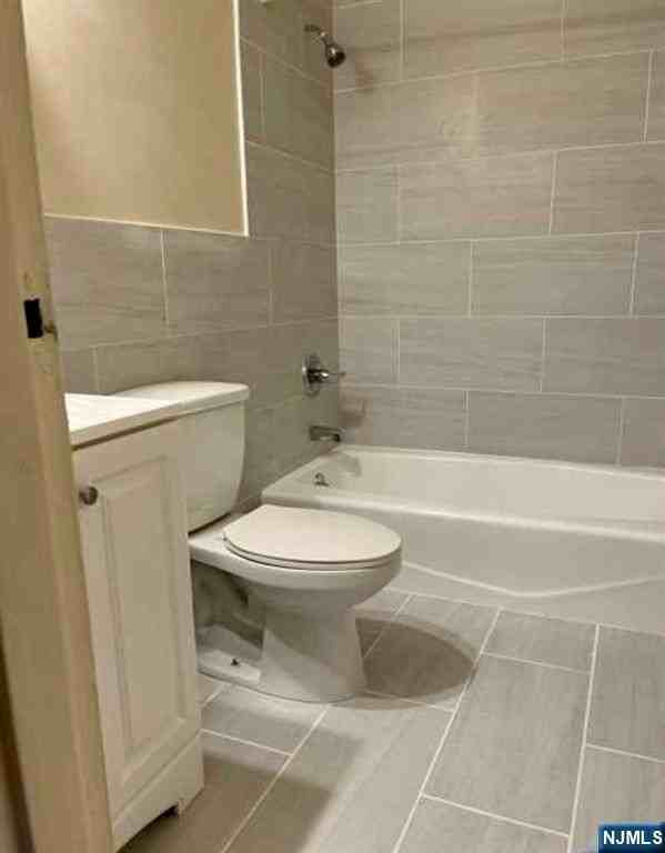 220 Meadow Ln Apt B33 - Photo 4 of 4