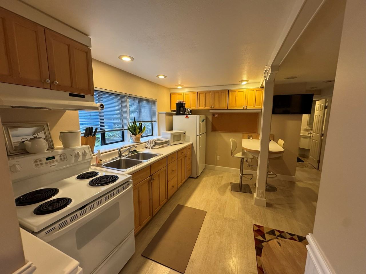 7319 17th Ave Ne - Photo 3 of 14