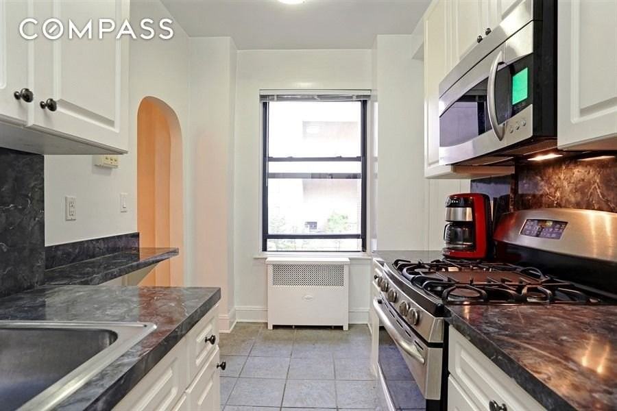 215 W 75th St #6E - Photo 2 of 7