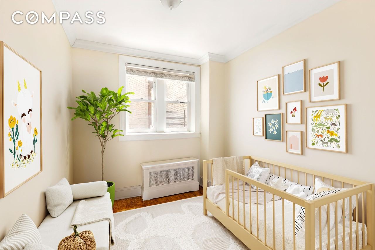 129 E 61st St #3 - Photo 5 of 7