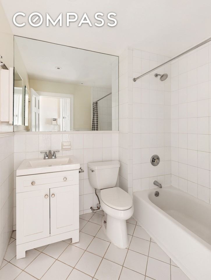 129 E 61st St #3 - Photo 7 of 7