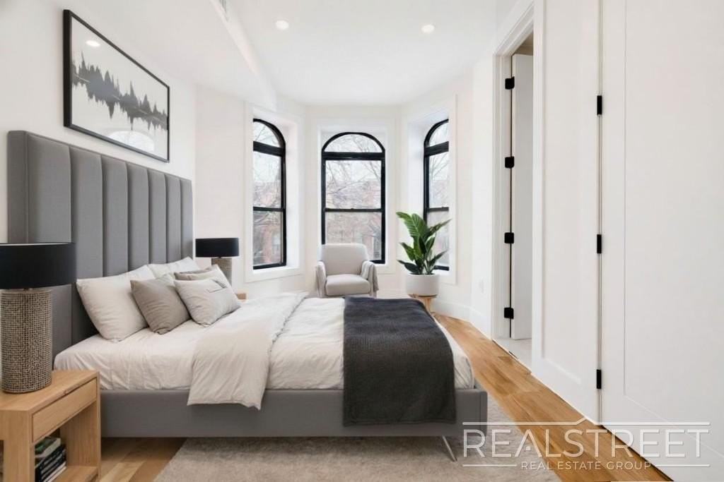 41 Eldert St #1 - Photo 4 of 11