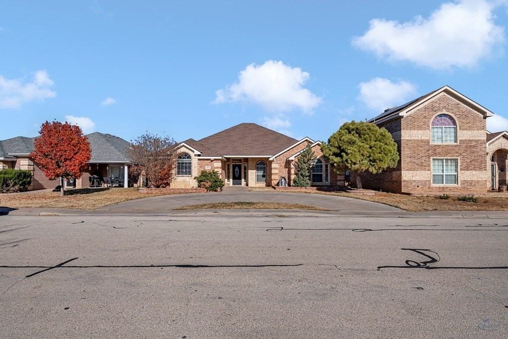 6915 Robbie Rd - Photo 2 of 31