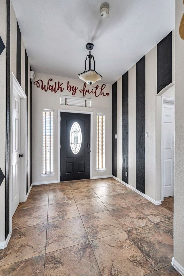 6915 Robbie Rd - Photo 4 of 38