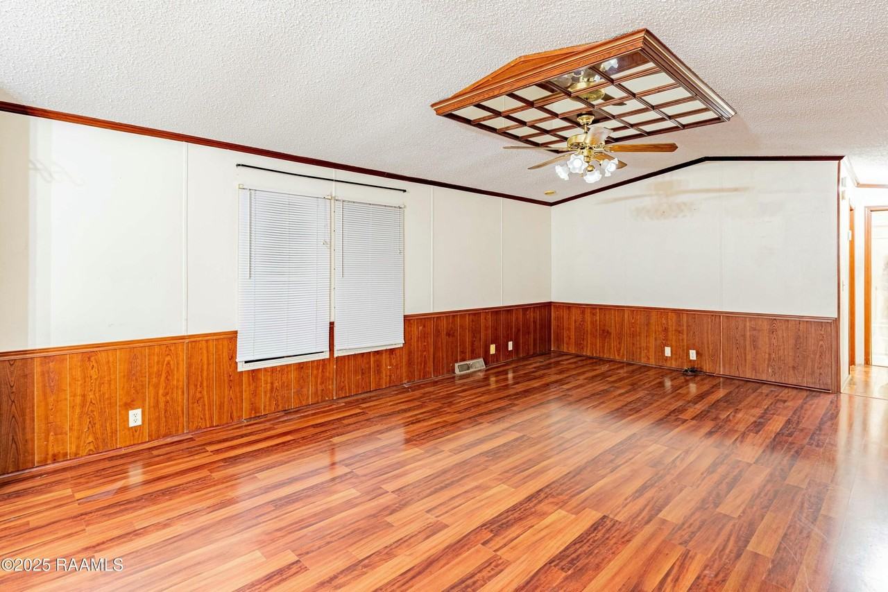 7114 Highway 90 W - Photo 5 of 24