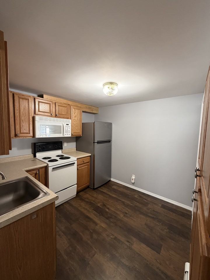 169 Fifty Acre Road South - Photo 2 of 11