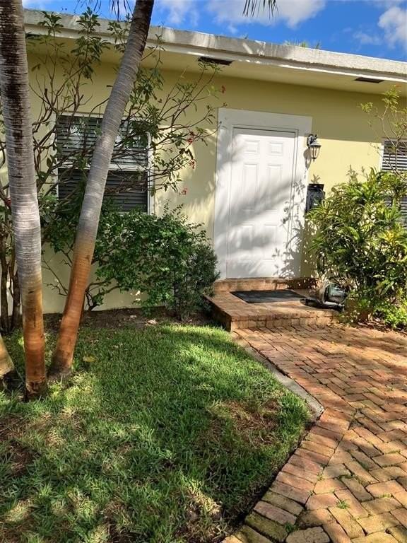 1817 Middle River Dr #B - Photo 2 of 13