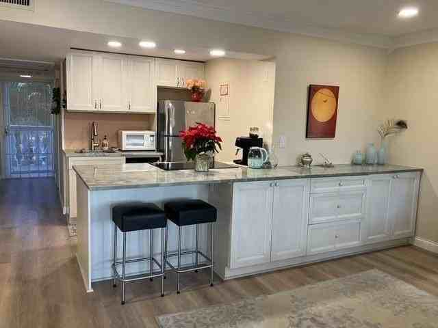 801 Ne 18th Ct #202 - Photo 6 of 38