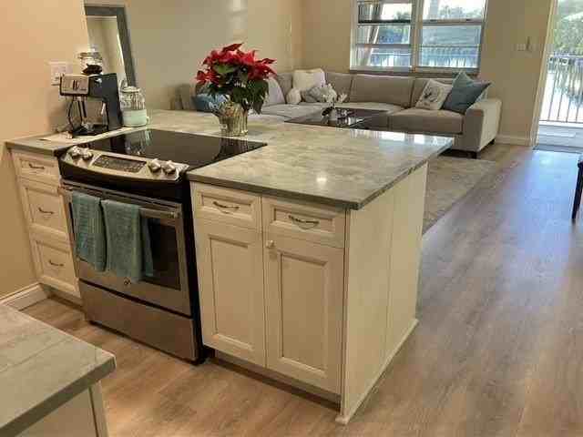 801 Ne 18th Ct #202 - Photo 7 of 38