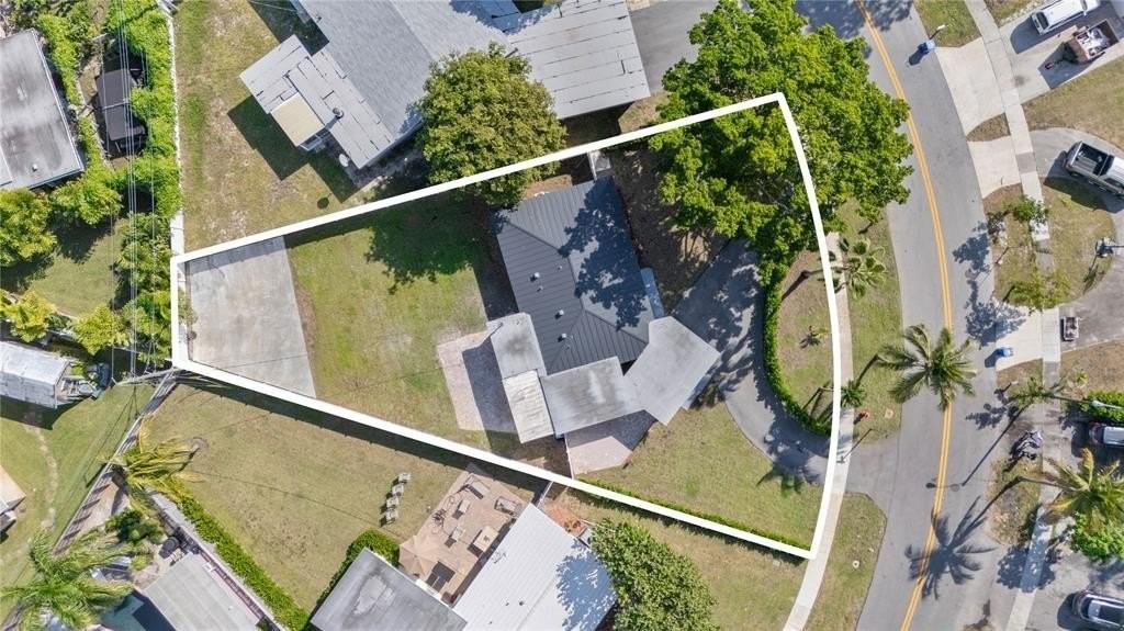 455 Sw 14th Ct - Photo 4 of 27