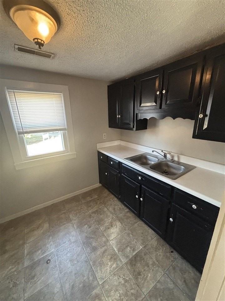 1456 Park St #2 - Photo 6 of 7