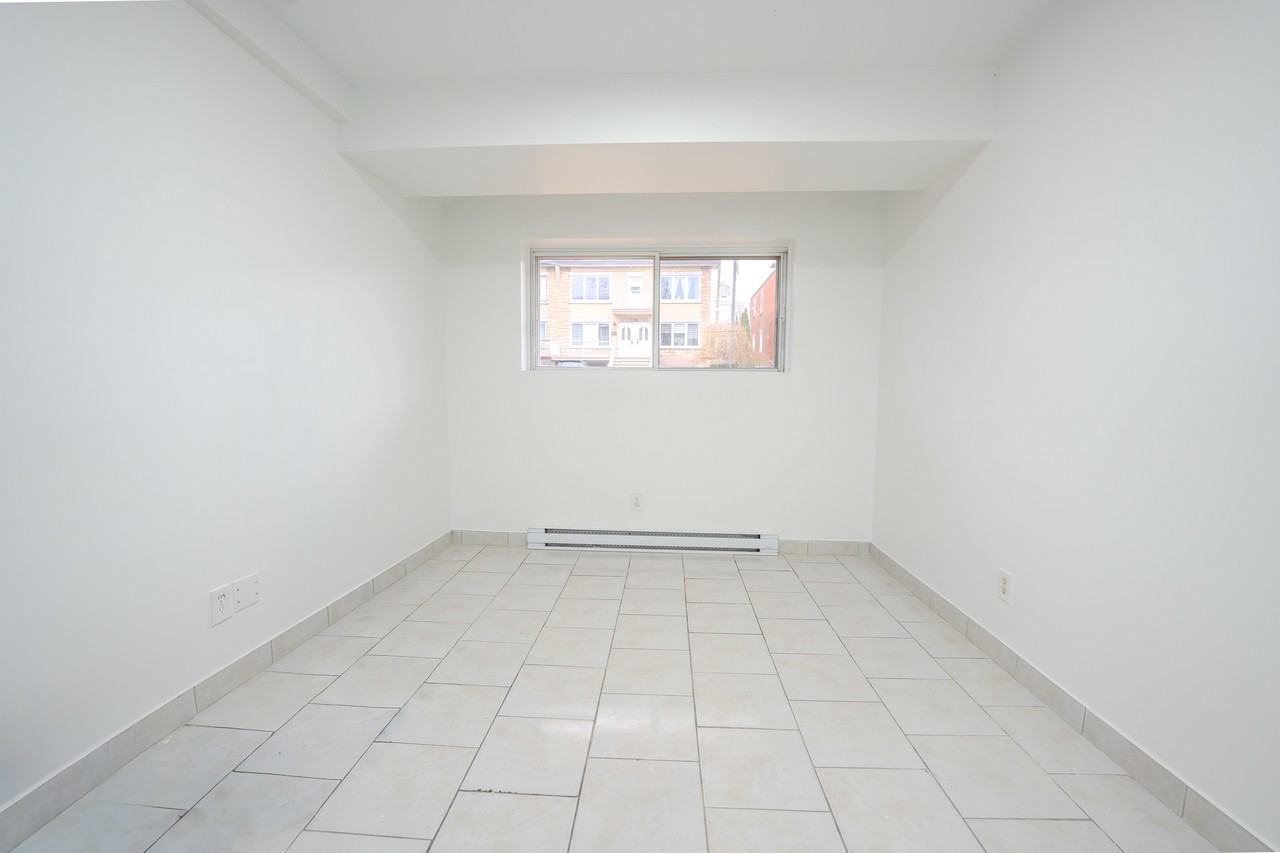 560 31e Avenue #100B - Photo 5 of 11