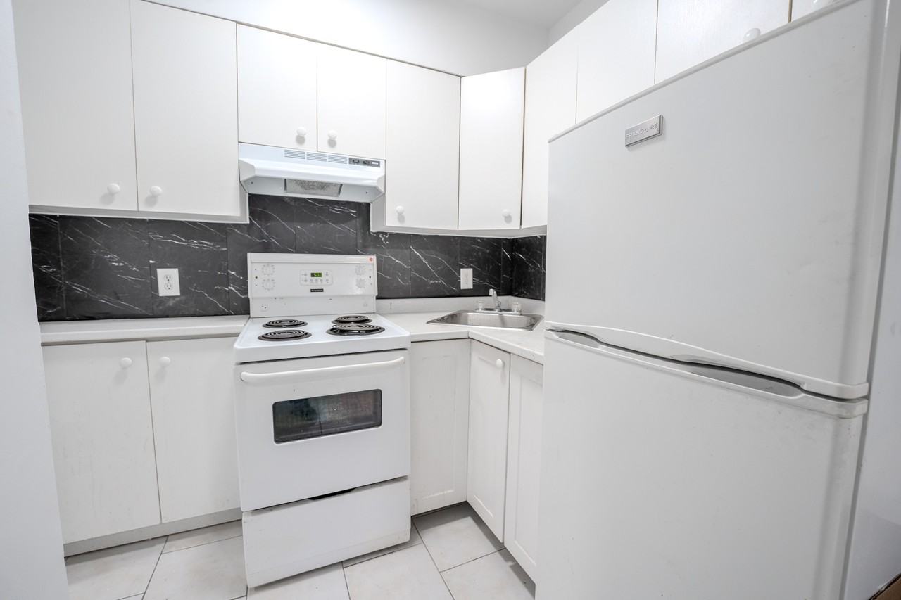 560 31e Avenue #100B - Photo 7 of 11