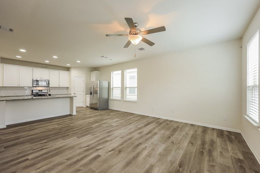 200 Diamond Point Dr - Photo 5 of 17