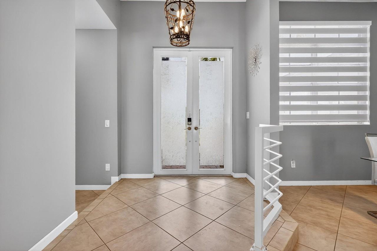 1971 Sw Breezeway St - Photo 6 of 26