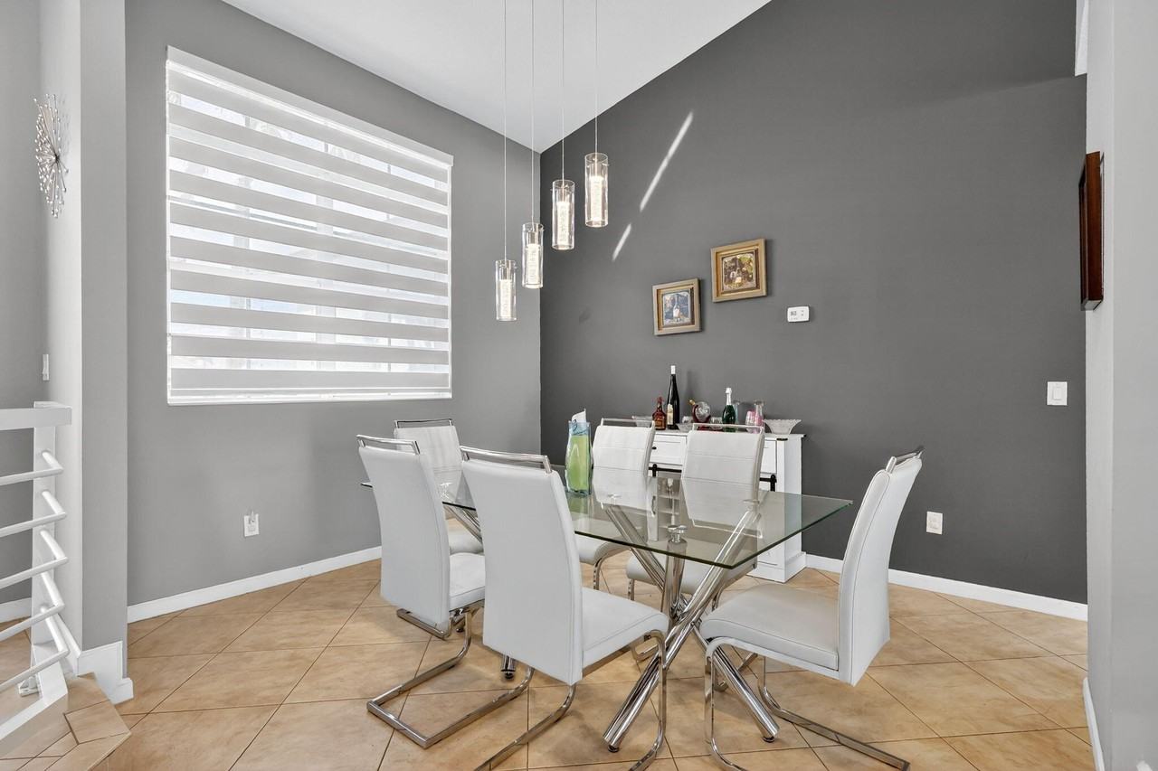 1971 Sw Breezeway St - Photo 7 of 26