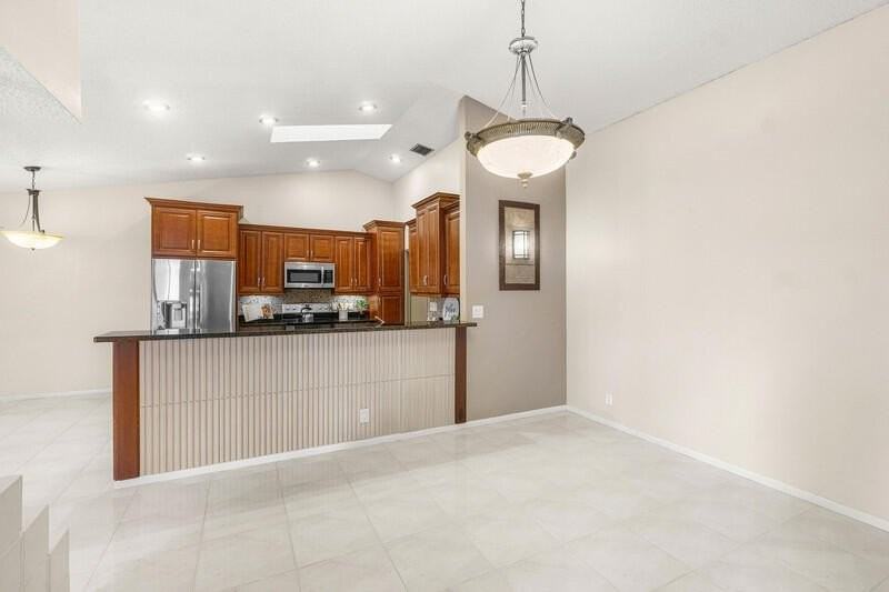 21011 Windemere Ln - Photo 4 of 21