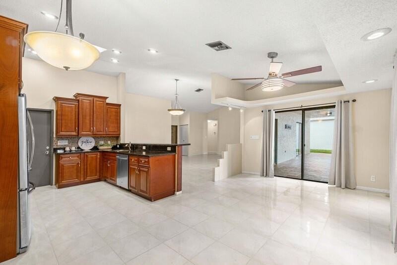 21011 Windemere Ln - Photo 7 of 21