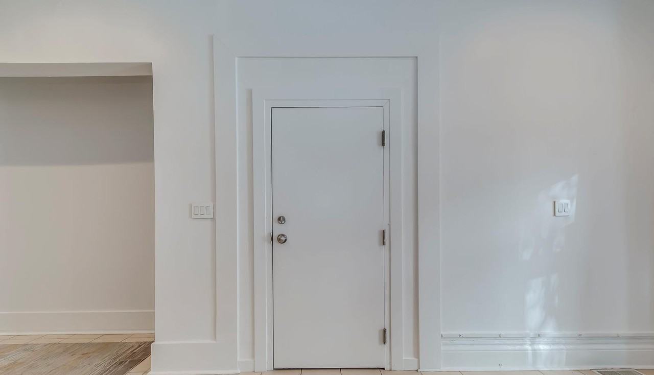 392 Parliament Street - Photo 2 of 32