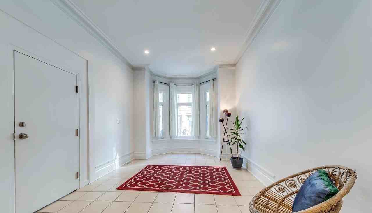 392 Parliament Street - Photo 7 of 32