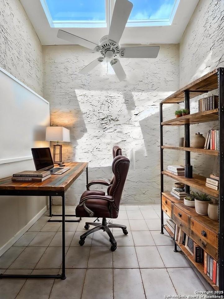 6803 Indian Lake Dr - Photo 3 of 21