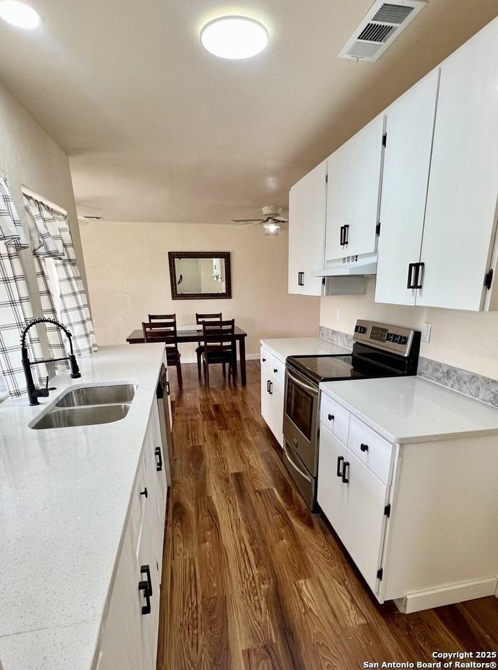 6803 Indian Lake Dr - Photo 6 of 21