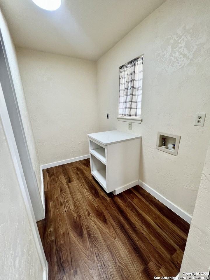 6803 Indian Lake Dr - Photo 7 of 21