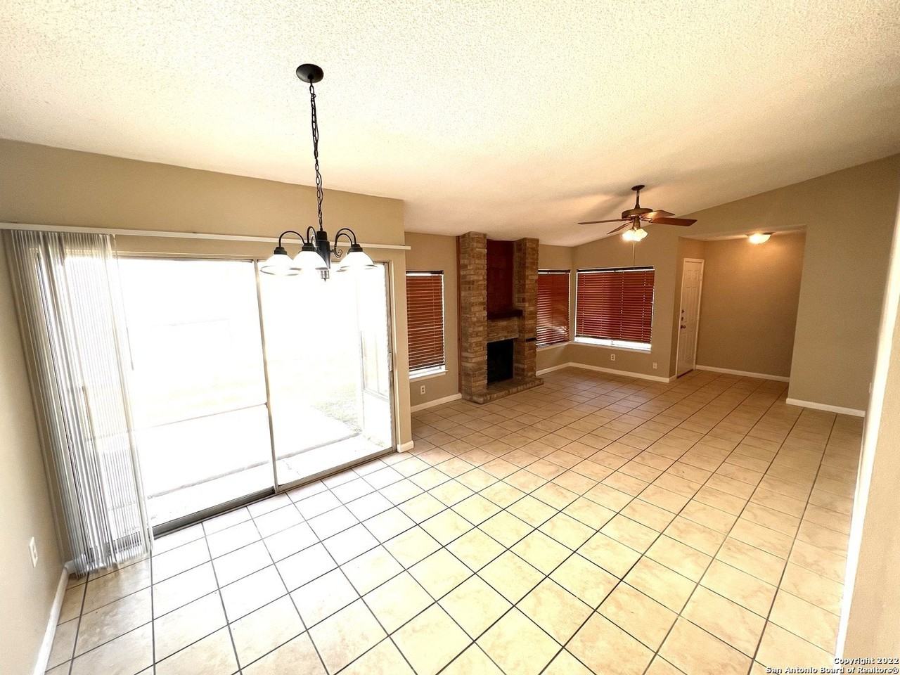 5555 Kissing Oak St - Photo 5 of 16