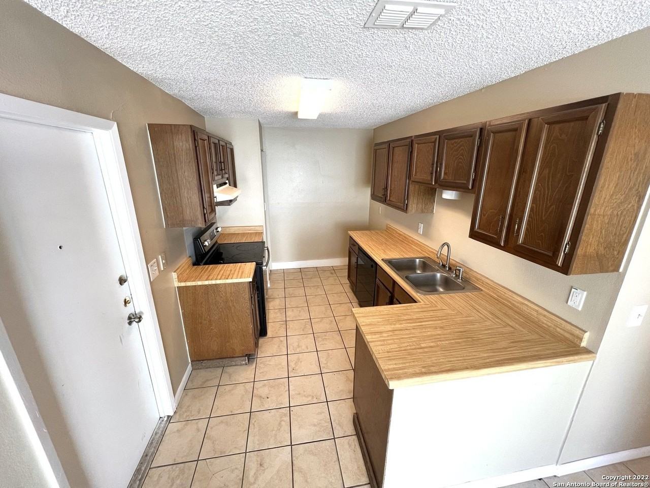 5555 Kissing Oak St - Photo 7 of 16