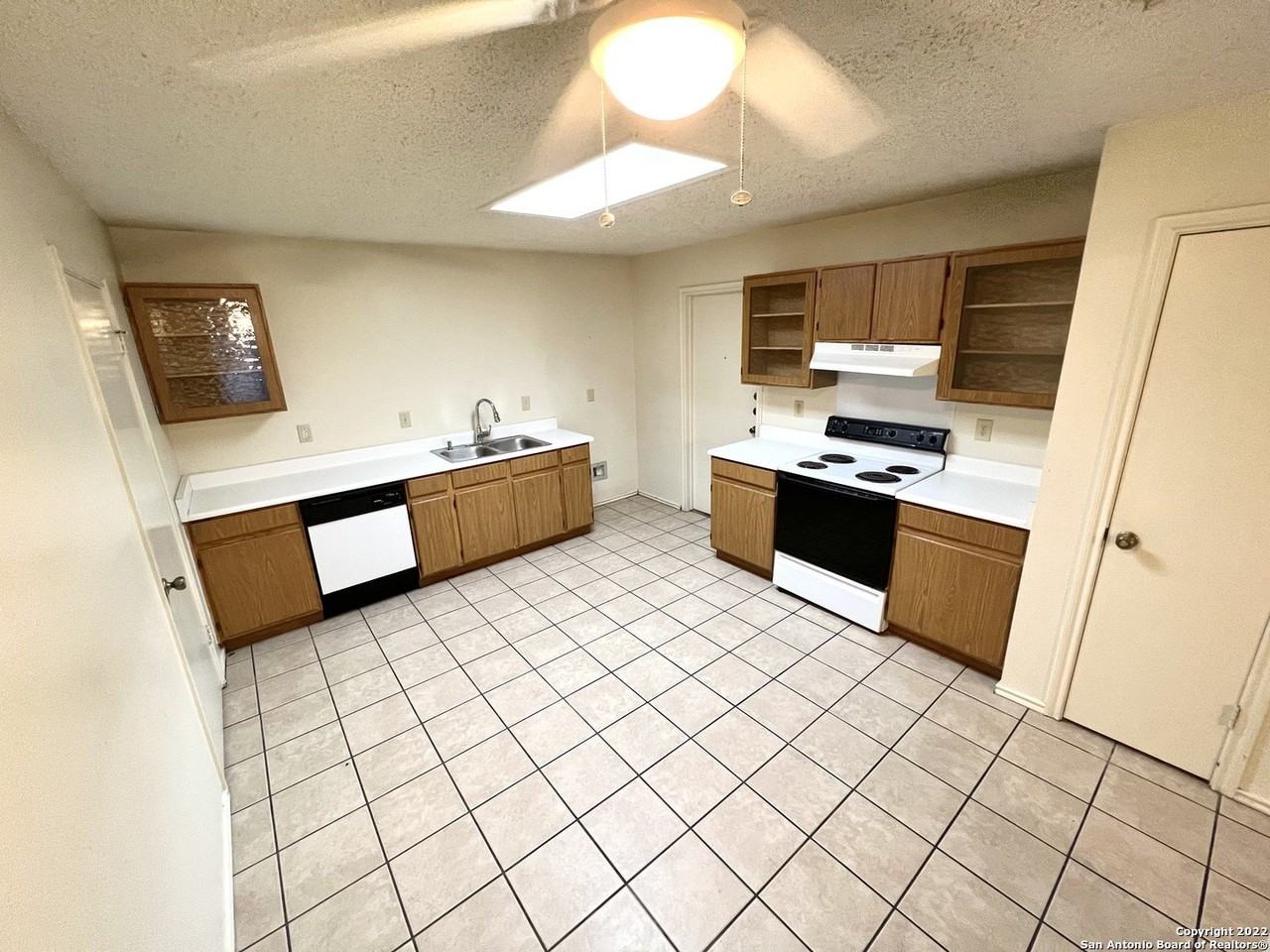 9629 Green Plain Dr - Photo 6 of 13