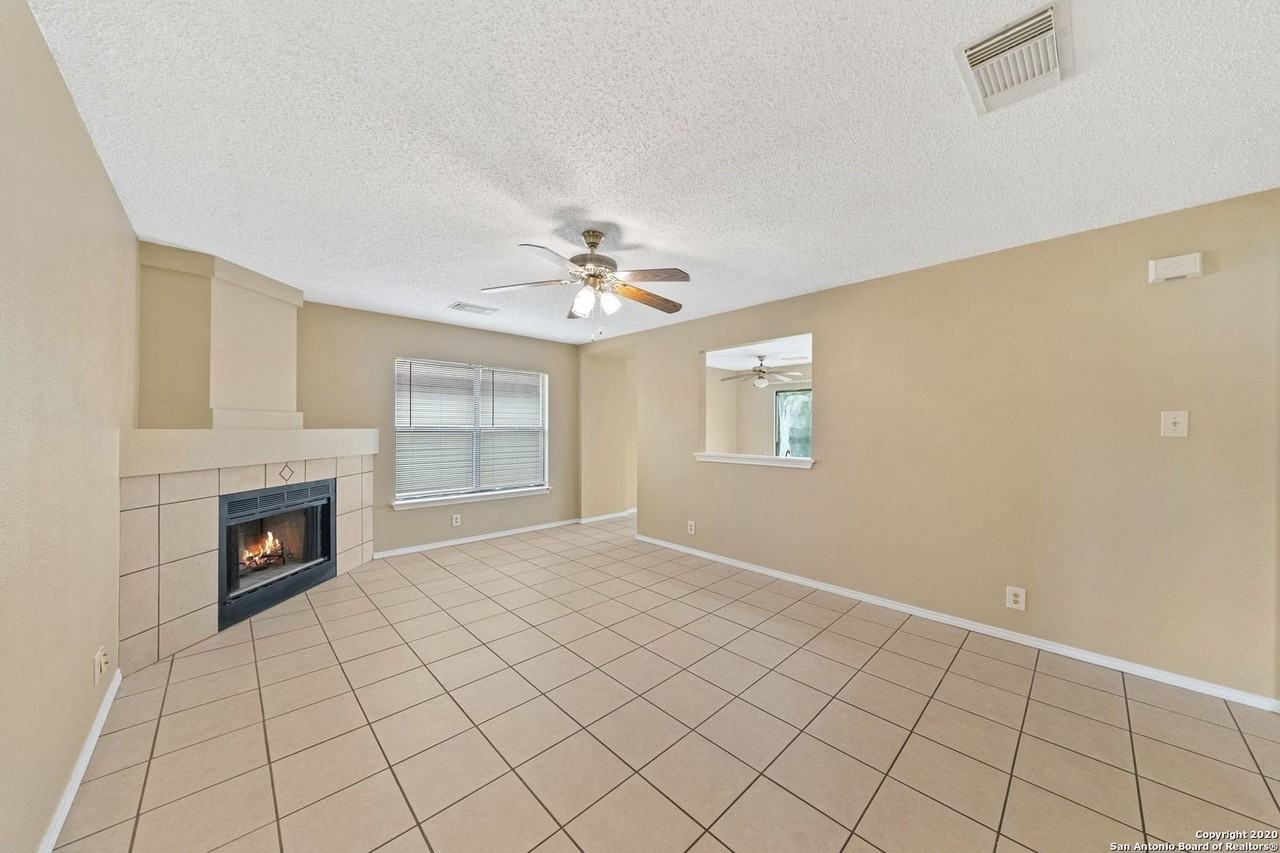 9727 Green Plain Dr - Photo 4 of 10