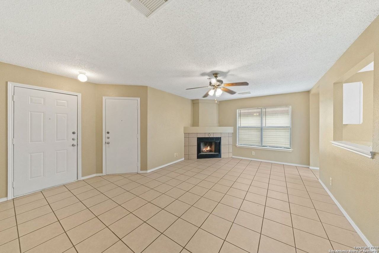 9727 Green Plain Dr - Photo 5 of 10