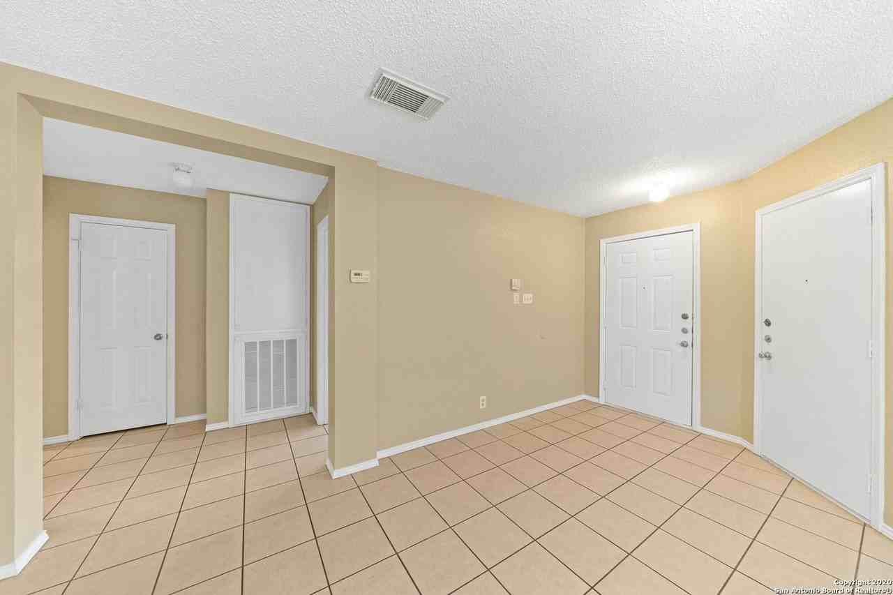 9727 Green Plain Dr - Photo 6 of 10