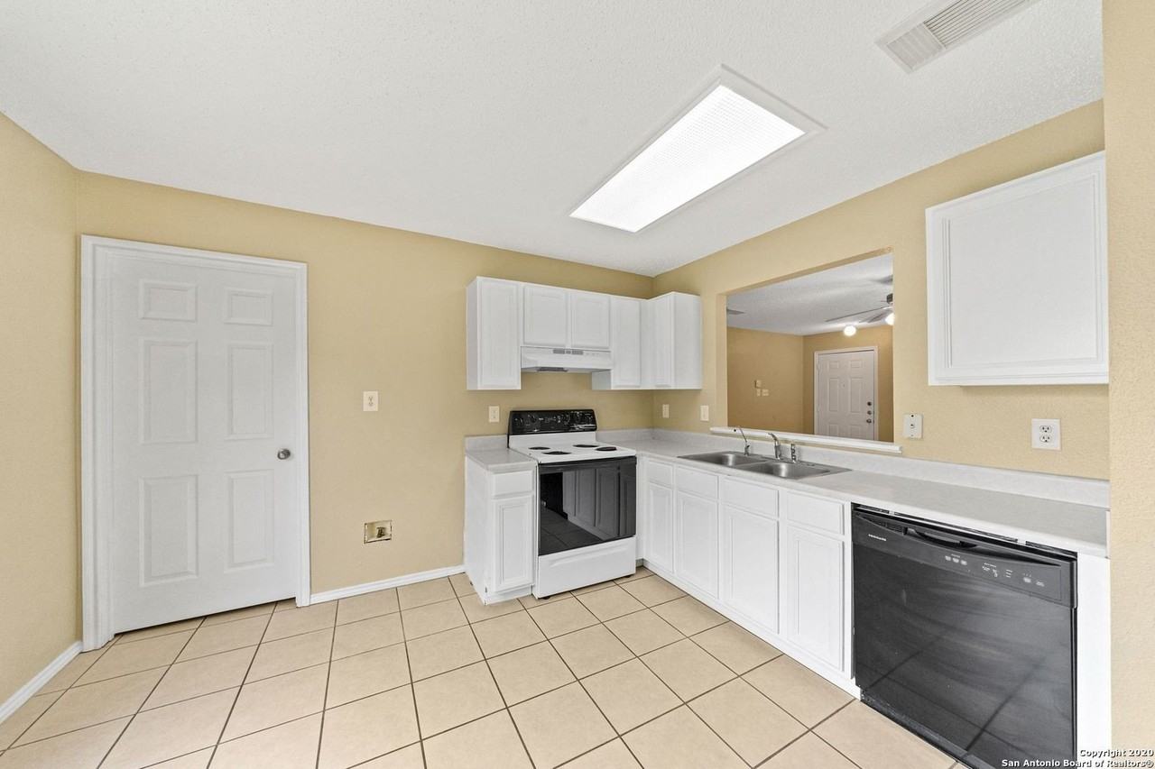 9727 Green Plain Dr - Photo 7 of 10