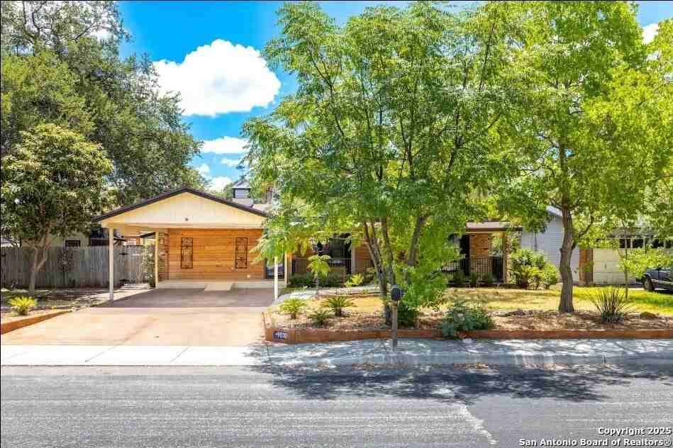 9830 Salisbury Dr - Photo 2 of 26