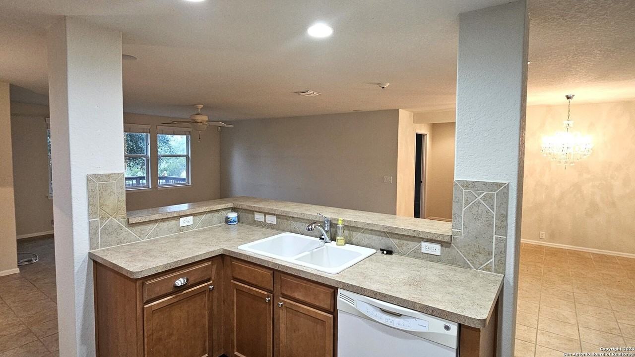 5509 Columbia Dr - Photo 5 of 24