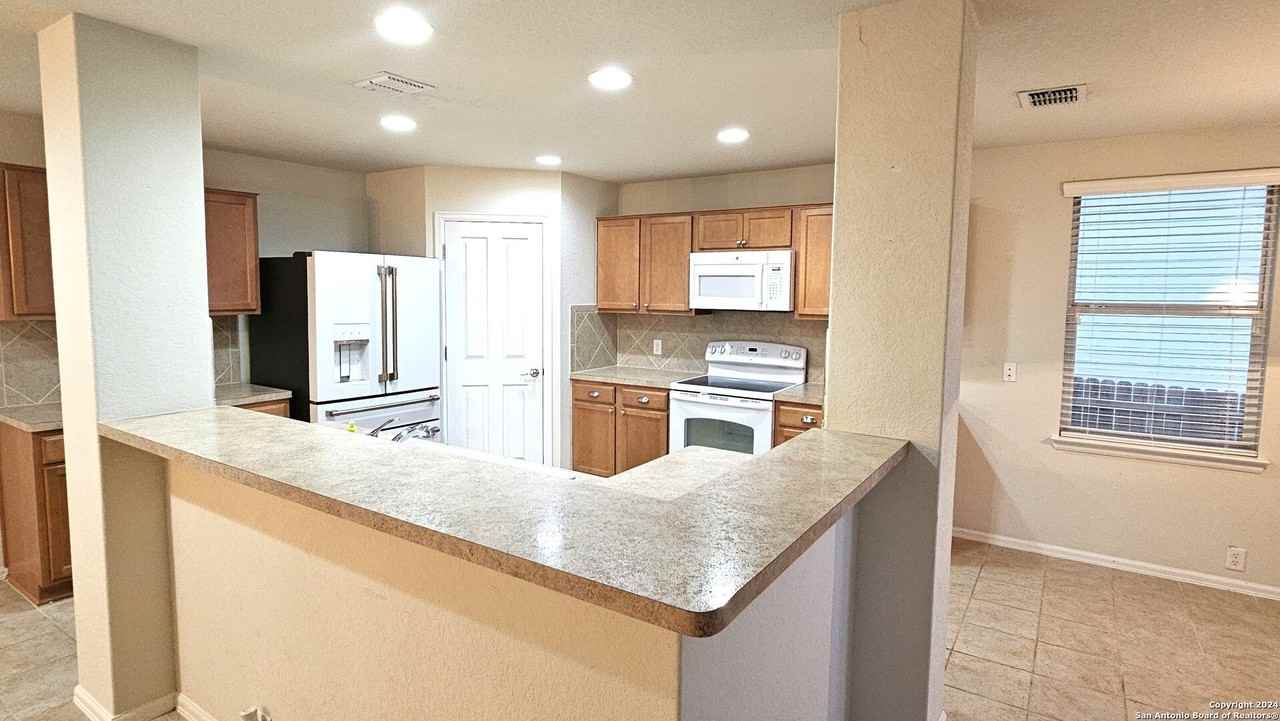 5509 Columbia Dr - Photo 6 of 24