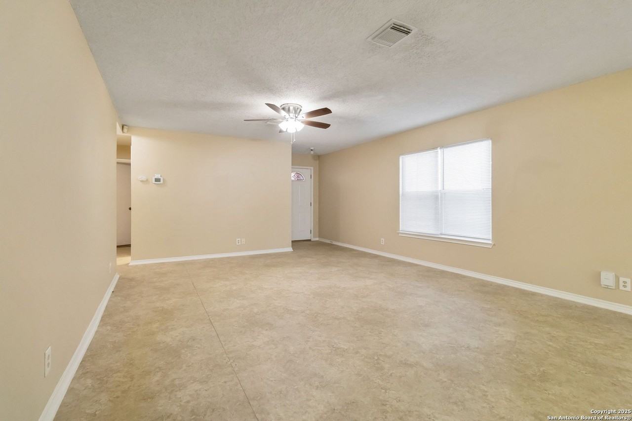 4013 Mystic Sunrise Dr - Photo 4 of 28