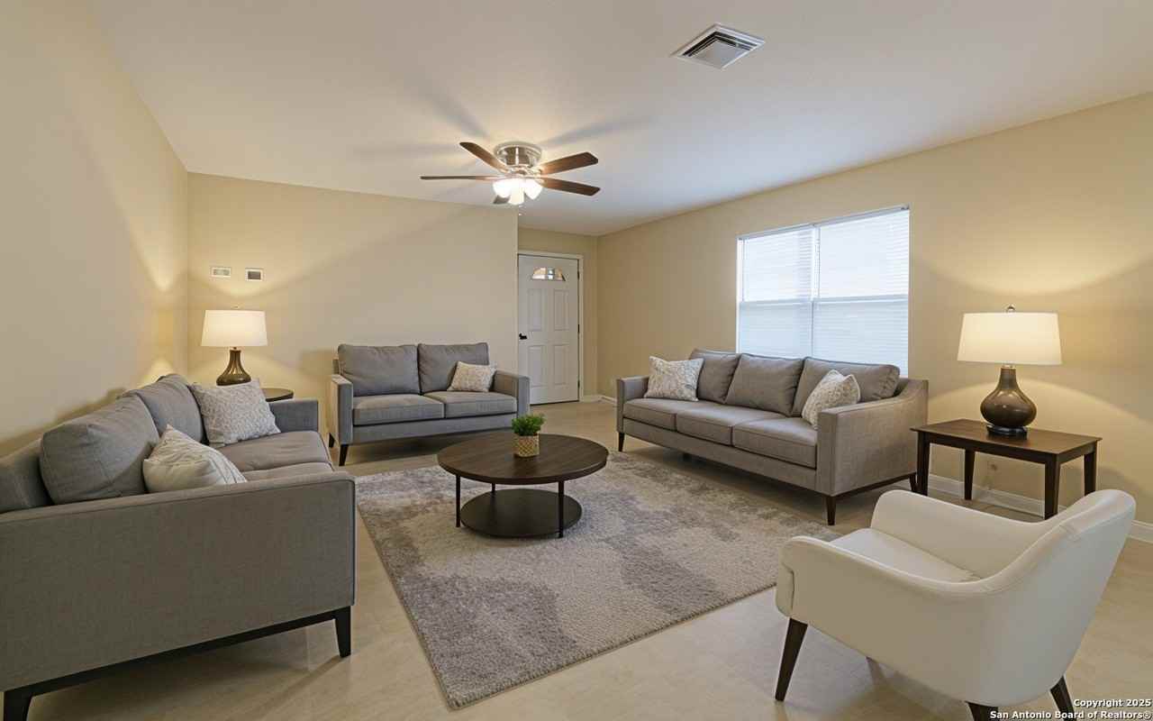 4013 Mystic Sunrise Dr - Photo 5 of 28