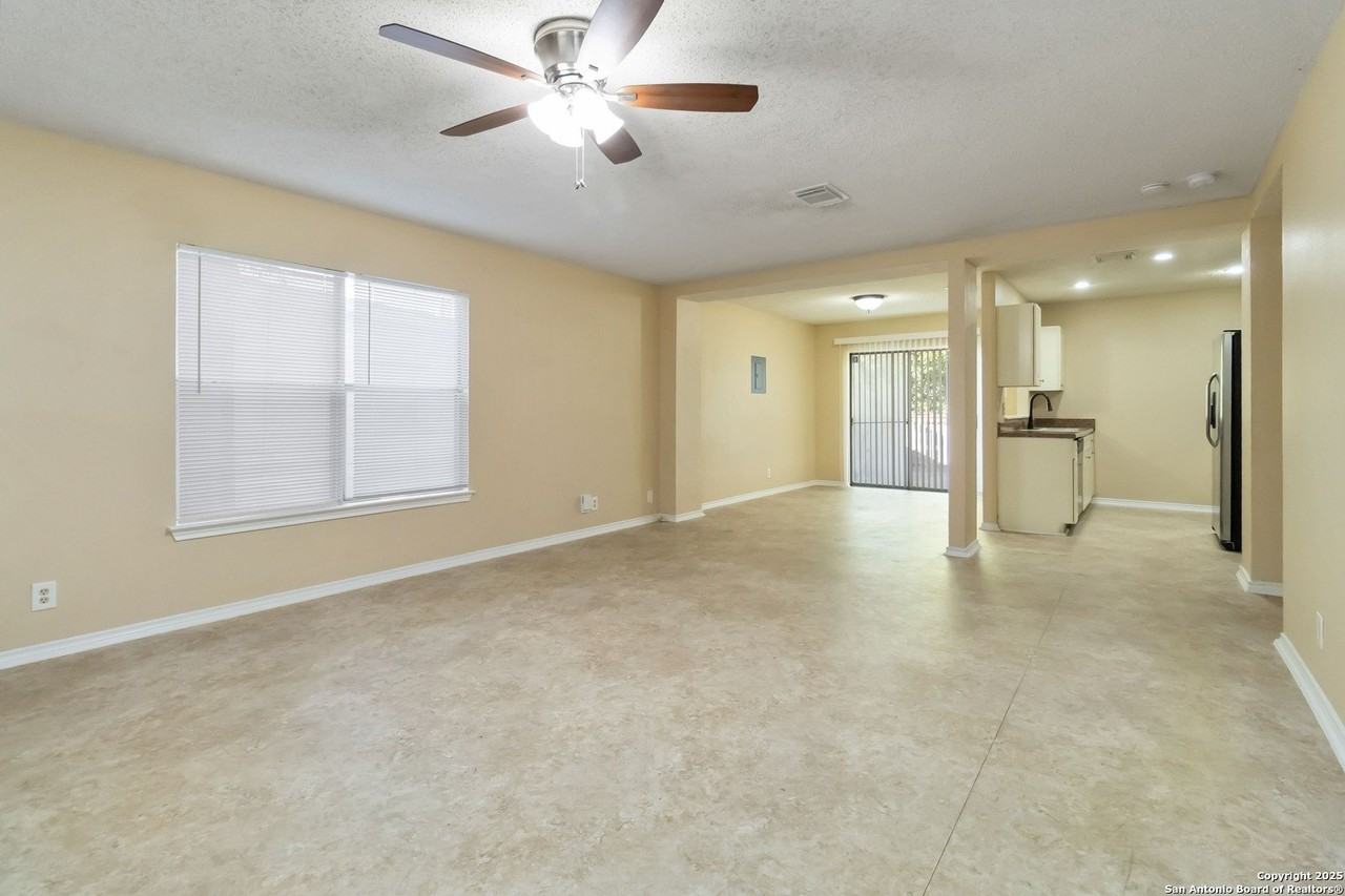 4013 Mystic Sunrise Dr - Photo 7 of 28