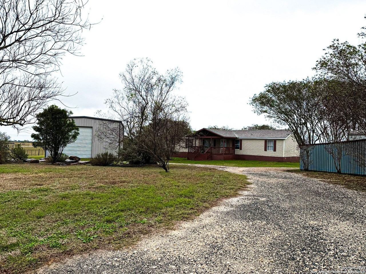 17105 S State Highway 123 - Photo 3 of 30