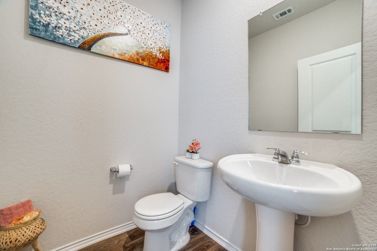 4523 Felsite Ave - Photo 5 of 14