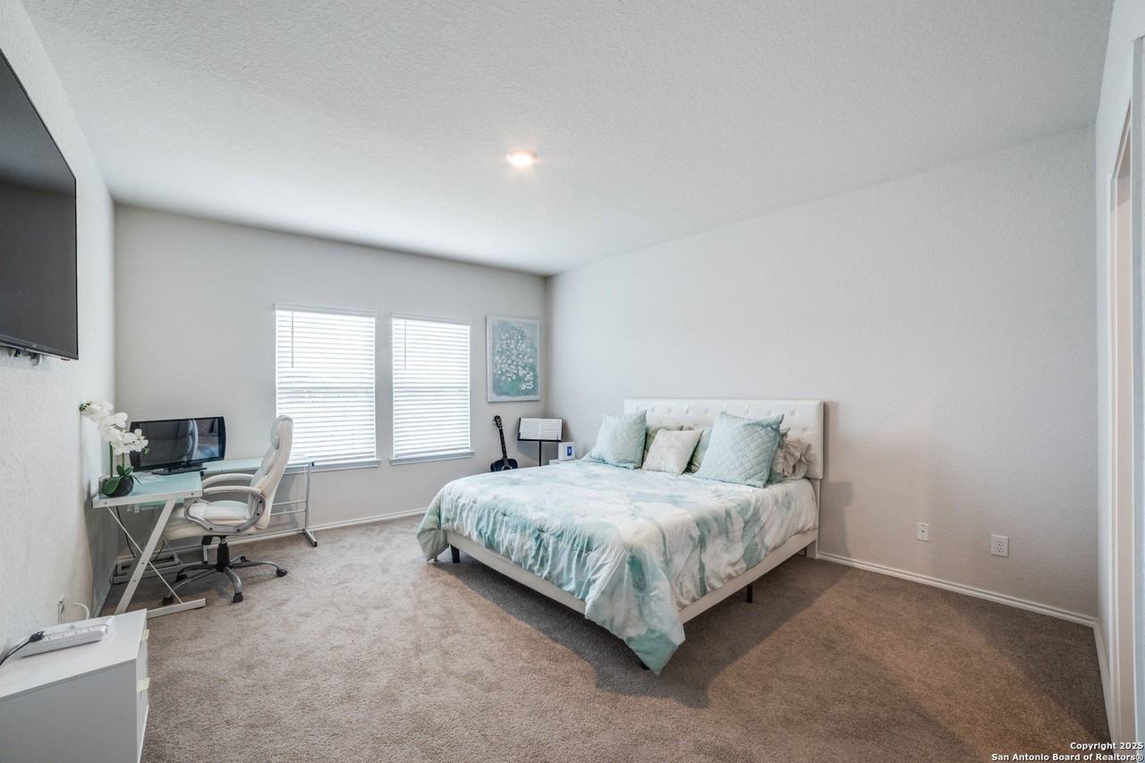 4523 Felsite Ave - Photo 6 of 14