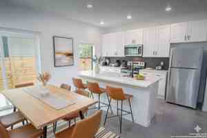 featured image of 918 S Olive St Unit 102 #102