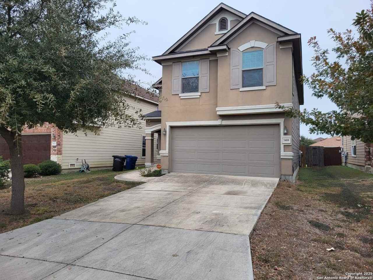 7418 Bluebonnet Bay - Photo 2 of 35