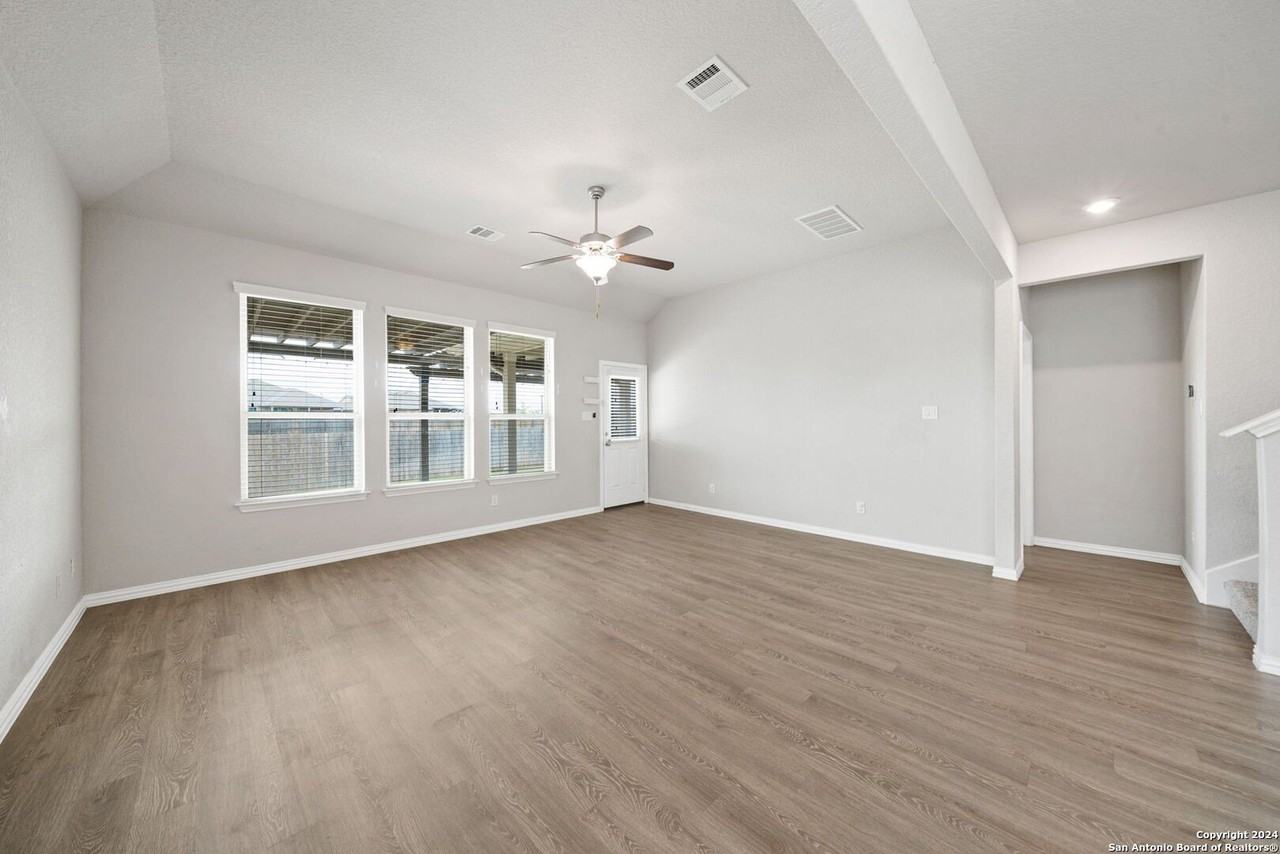 7875 Belmont Vly - Photo 7 of 35