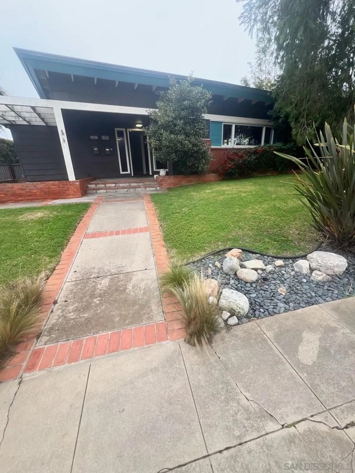 1065 Moana Dr - Photo 2 of 31