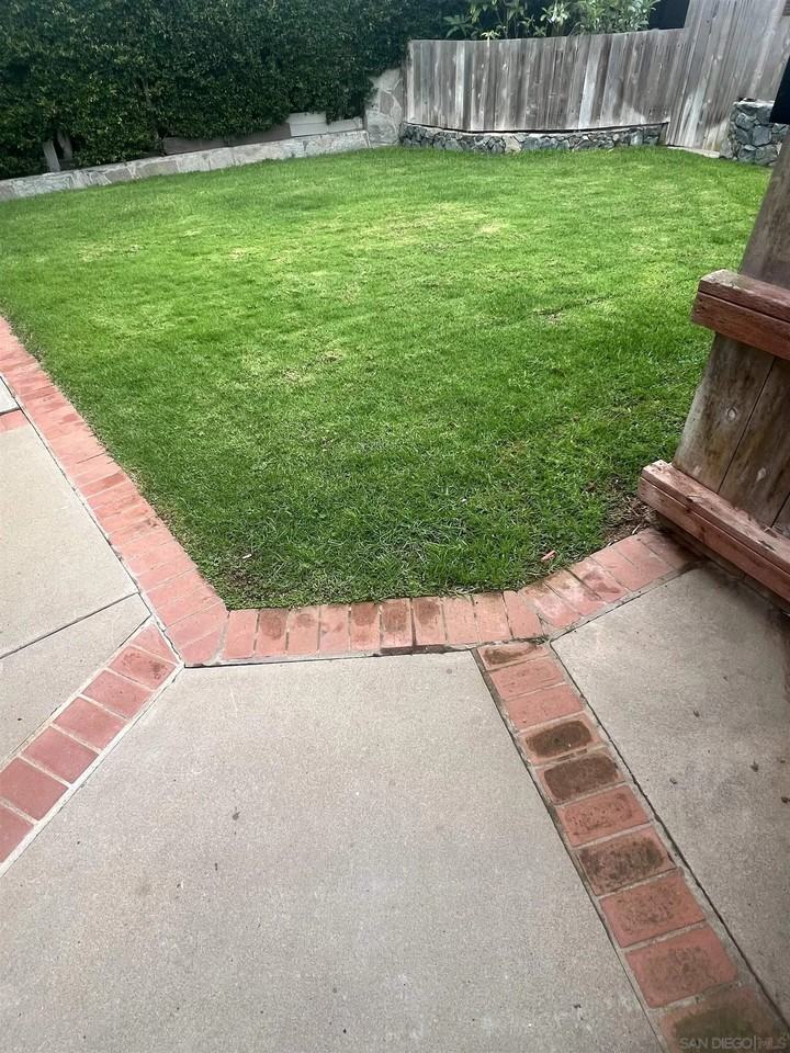 1065 Moana Dr - Photo 6 of 31