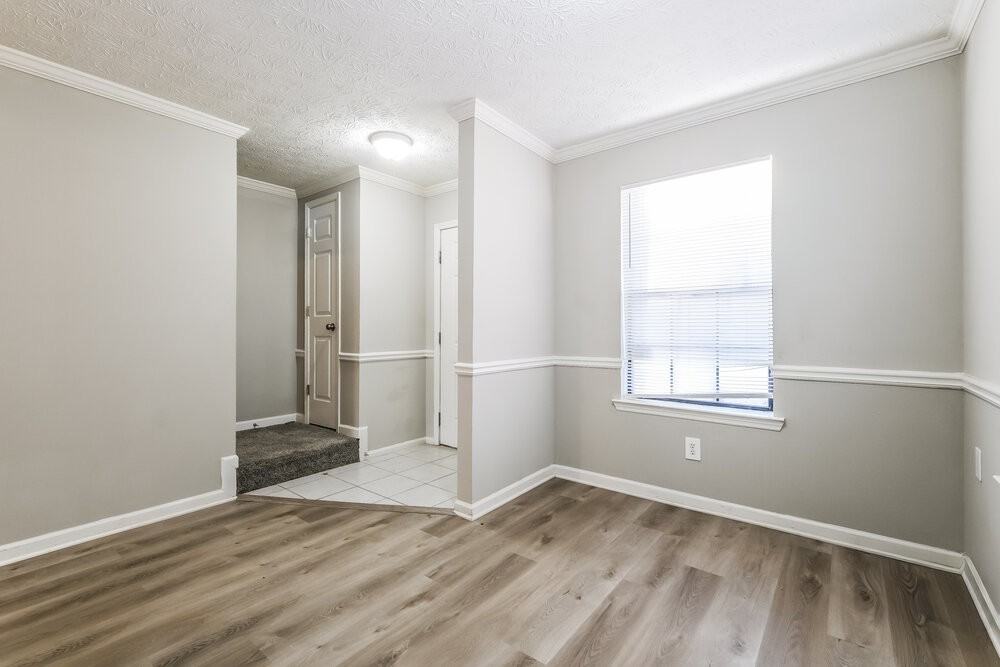 5424 Park Pl S - Photo 7 of 17